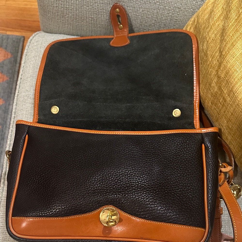 Vintage Black and Brown Leather Shoulder Bag - Picture 7 of 11